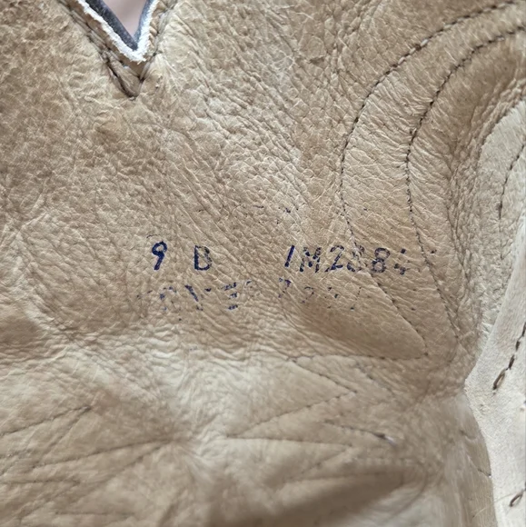 Vintage Frye Cowboy boots size 9B - Picture 7 of 15